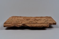 Aufsatzplatte: Unfall beim Wagenrennen