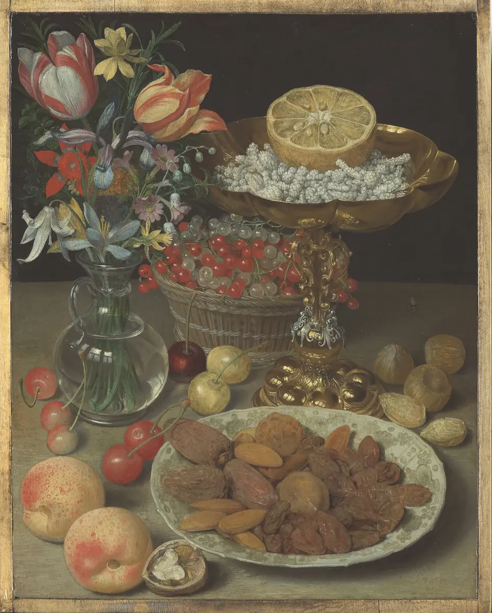 DessertStillleben mit Blumenstrauß