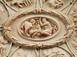 Prunkschale aus Elfenbein mit ländlichen Szenen, Landschaften und Adam und Eva