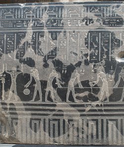 Sarkophag des Priesters Nes-schu-tefnut
