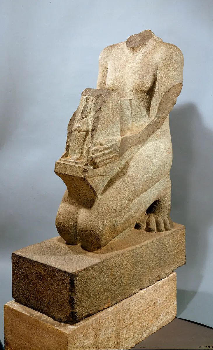 Unvollendete naophore Statue