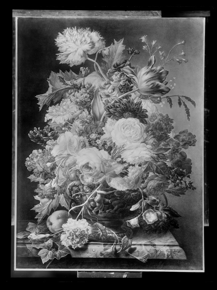 Blumenstück mit Pfirsich