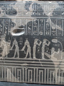Sarkophag des Priesters Nes-schu-tefnut