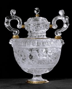 Deckelvase mit zwei Henkeln, sogenannte Bacchusvase