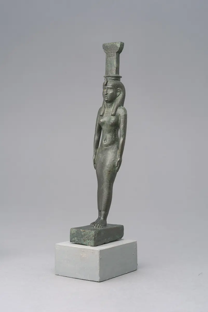 Göttin Nephthys, schreitend