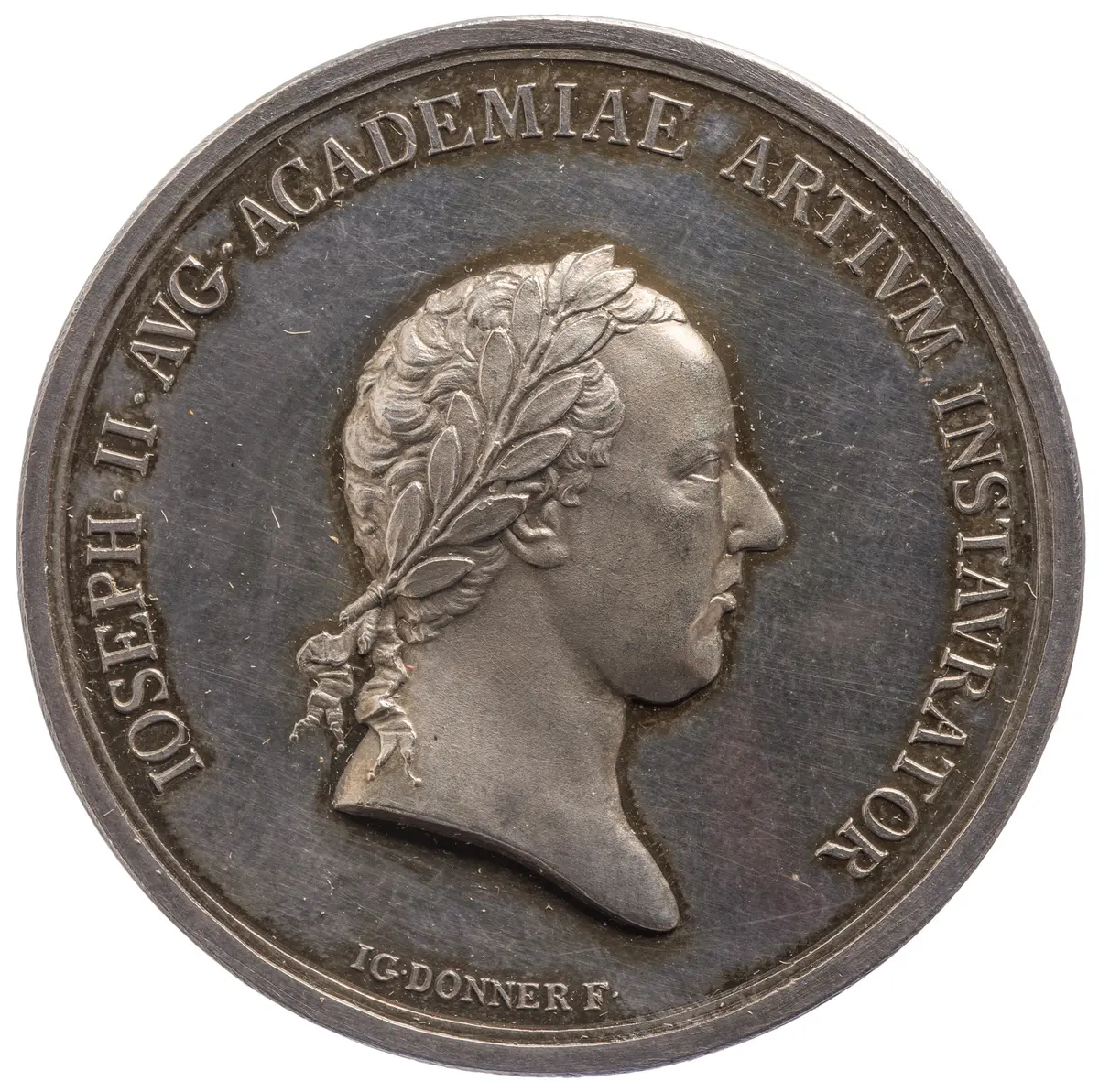 Medaille auf die Erweiterung der Akademie der Bildenden Künste in Wien