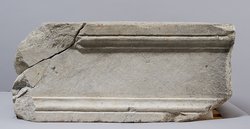 Statuenbasis des L. C. Phrugianos