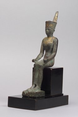 Thronende Göttin Neith