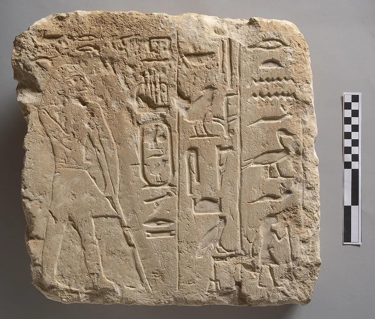 Relief mit Stiftungsformel, Wandteil