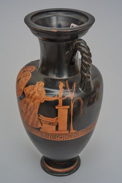 Menelaos verfolgt Helena (A), Fliehende Frau (B)