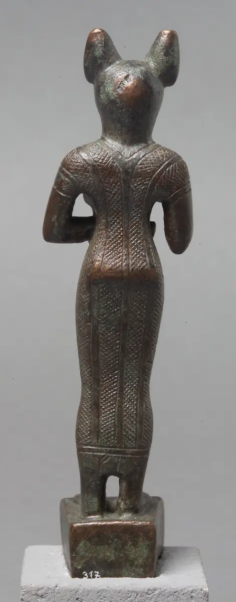 Göttin Bastet, stehend