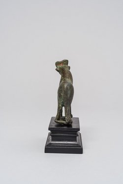 Stehender Apis-Stier