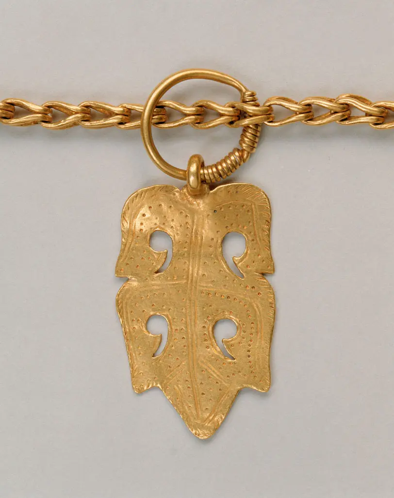 Goldkette mit 52 Anhängern