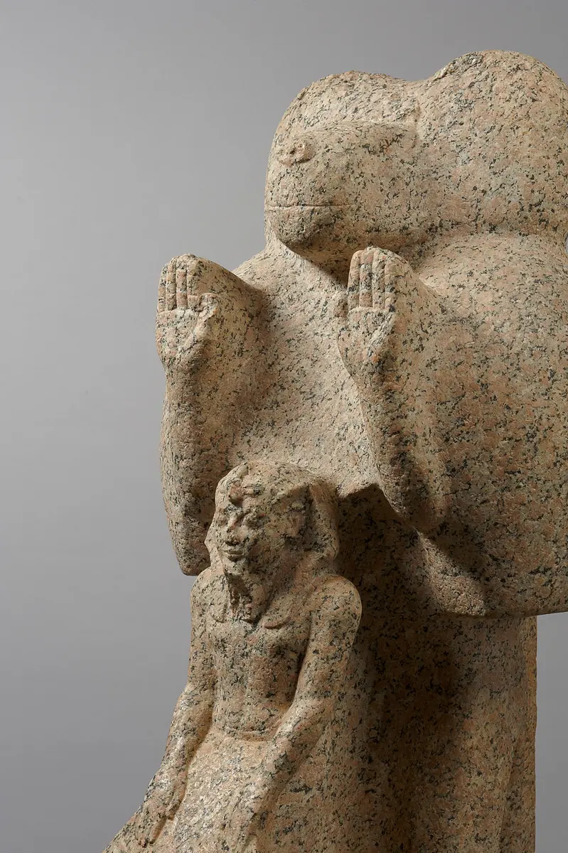 Mantelpavian mit König