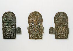 Reliefiertes Täfelchen