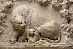 Brunnenrelief Grimani: Löwin mit Jungen