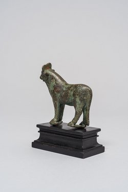 Stehender Apis-Stier