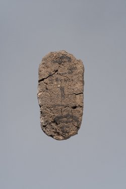 Ächtungsfigur mit Aufschrift