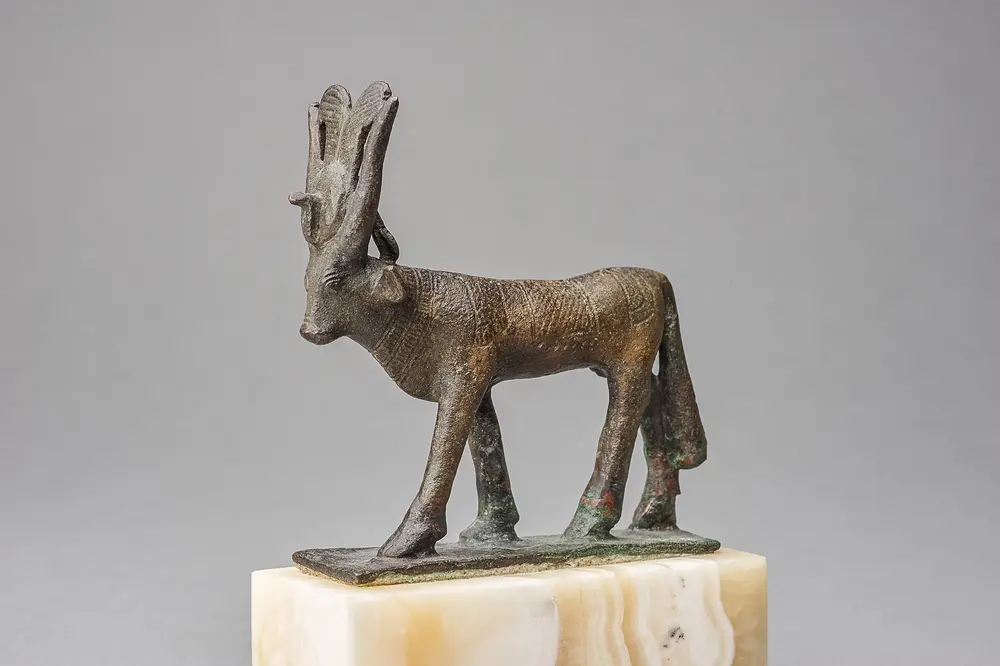 Göttin Isis-Hathor in Kuhgestalt