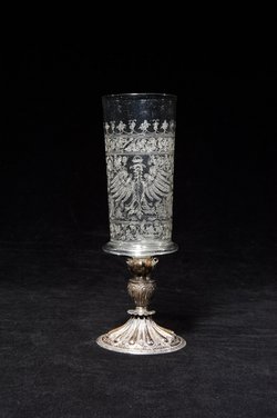 Pokal mit diamantgraviertem Tiroler Adler