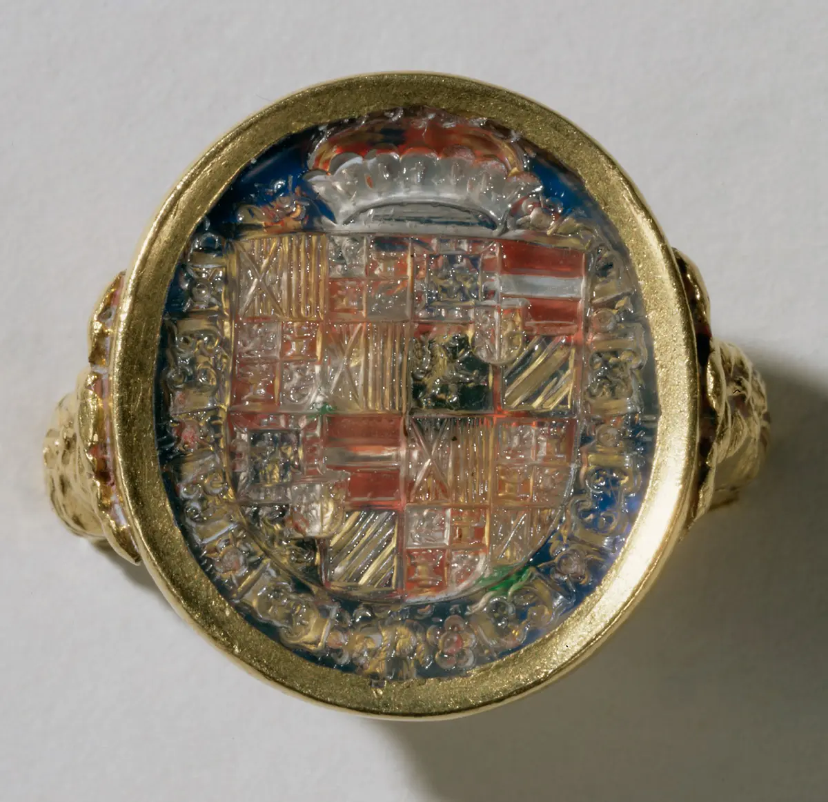 Siegelring mit erzherzoglichem Wappen und Ringsonnenuhr