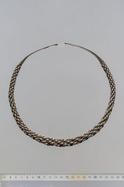 Halsring