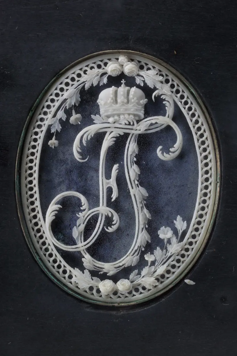 Medaillon mit Monogramm Kaiser Franz' I. Stephan