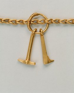 Goldkette mit 52 Anhängern