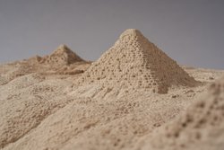 Modell des Giza-Plateaus mit Pyramiden