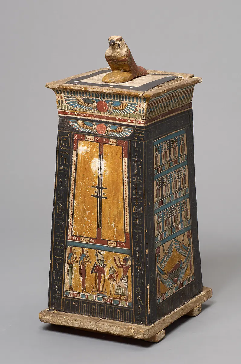 Eingeweidekasten in Form einer Kapelle