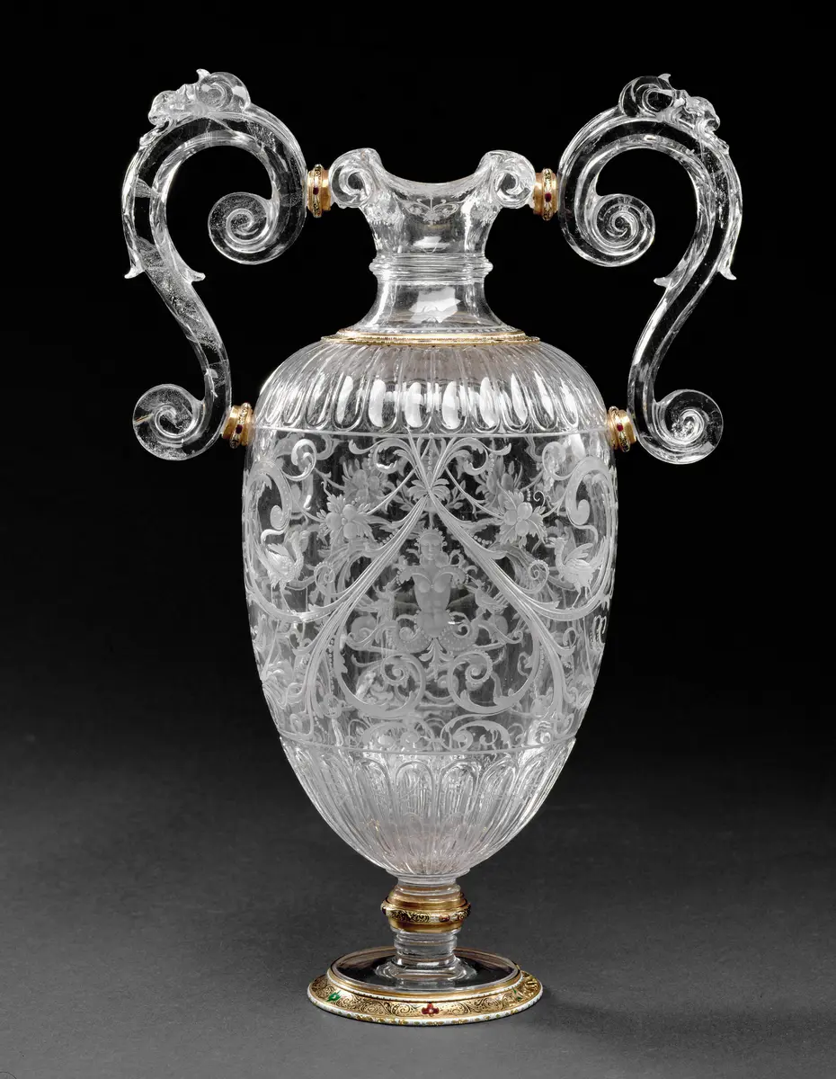 Vase mit zwei Volutenhenkeln