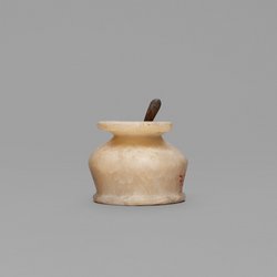 Kohl-Töpfchen mit Schminkstift