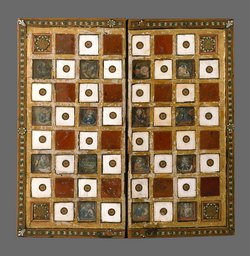 Spielbrett für Schach und den "Langen Puff" mit 20 Spielsteinen