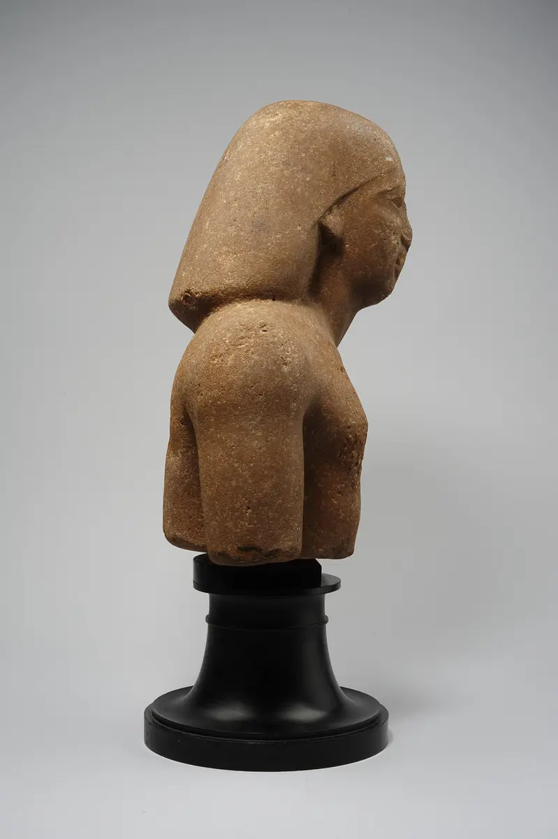 Büste der Statue eines Mannes