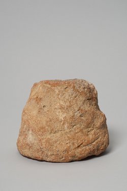 Fragmentierter Grabkegel des Scheschenk