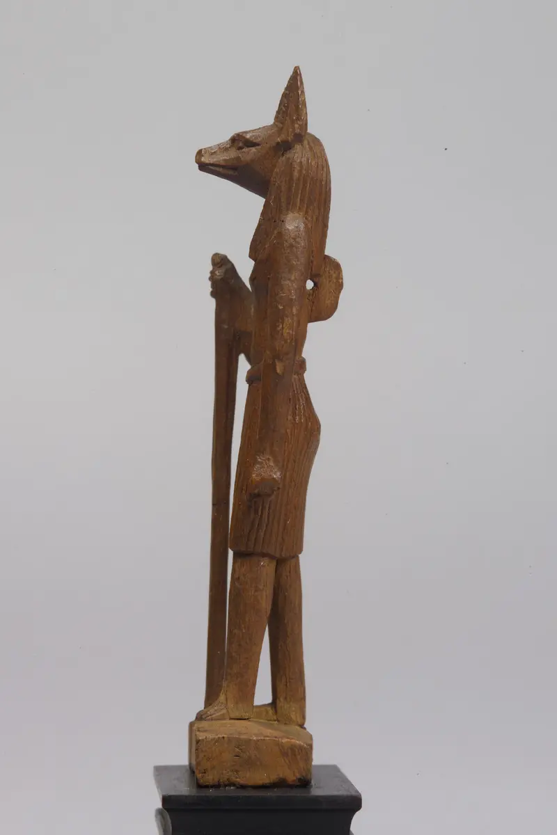 Schreitender Gott Anubis