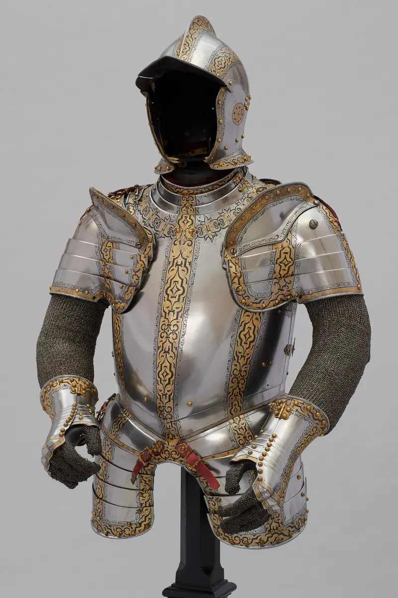 Halber Feldharnisch der schwarz-goldenen Garnitur