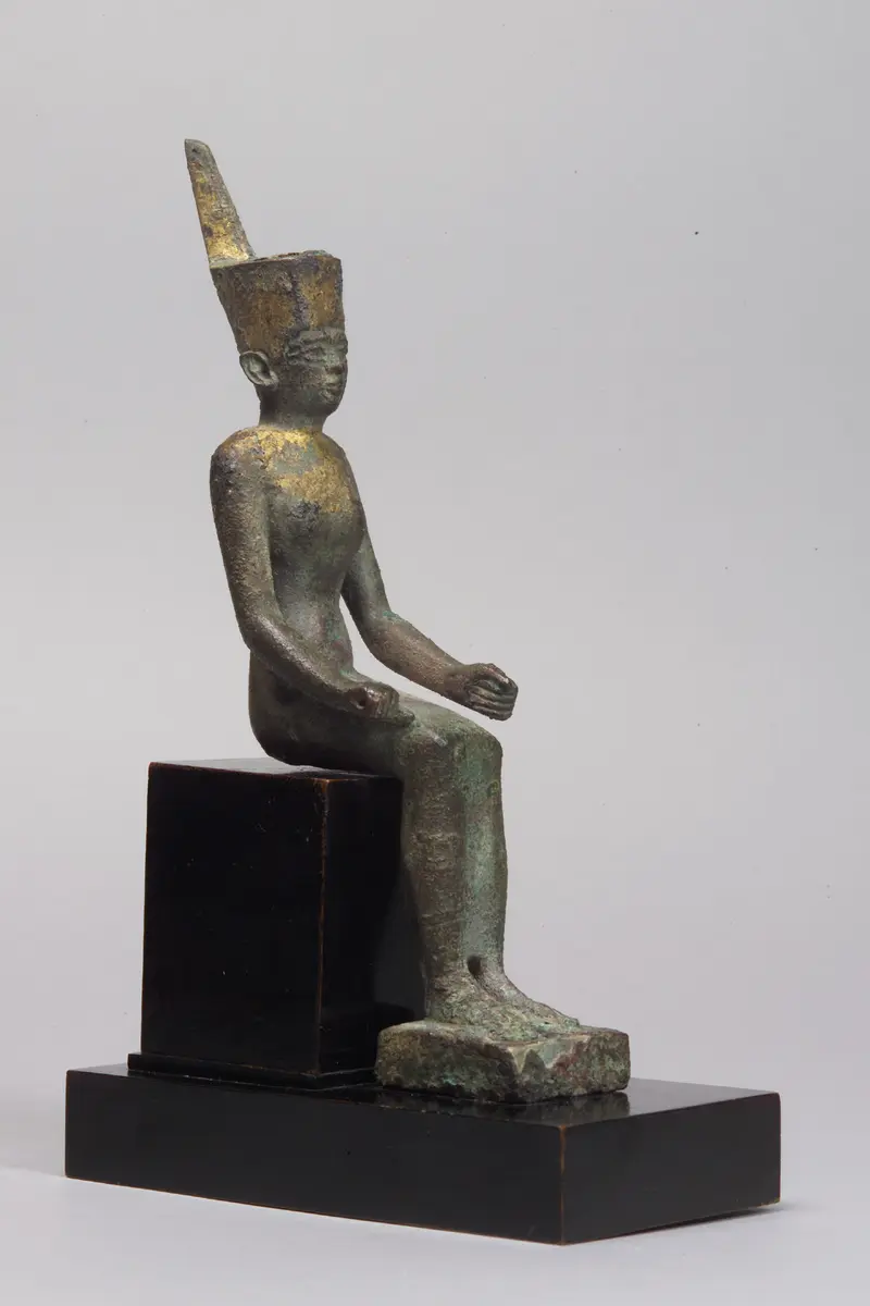 Thronende Göttin Neith