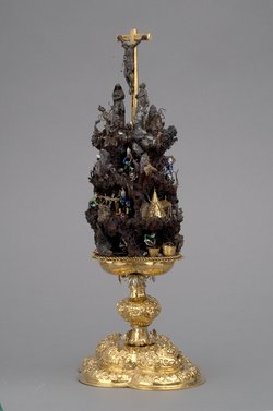 Handstein mit Bergwerk und Kreuzigung Christi