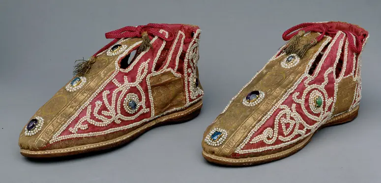 Die Schuhe (Sandalia)