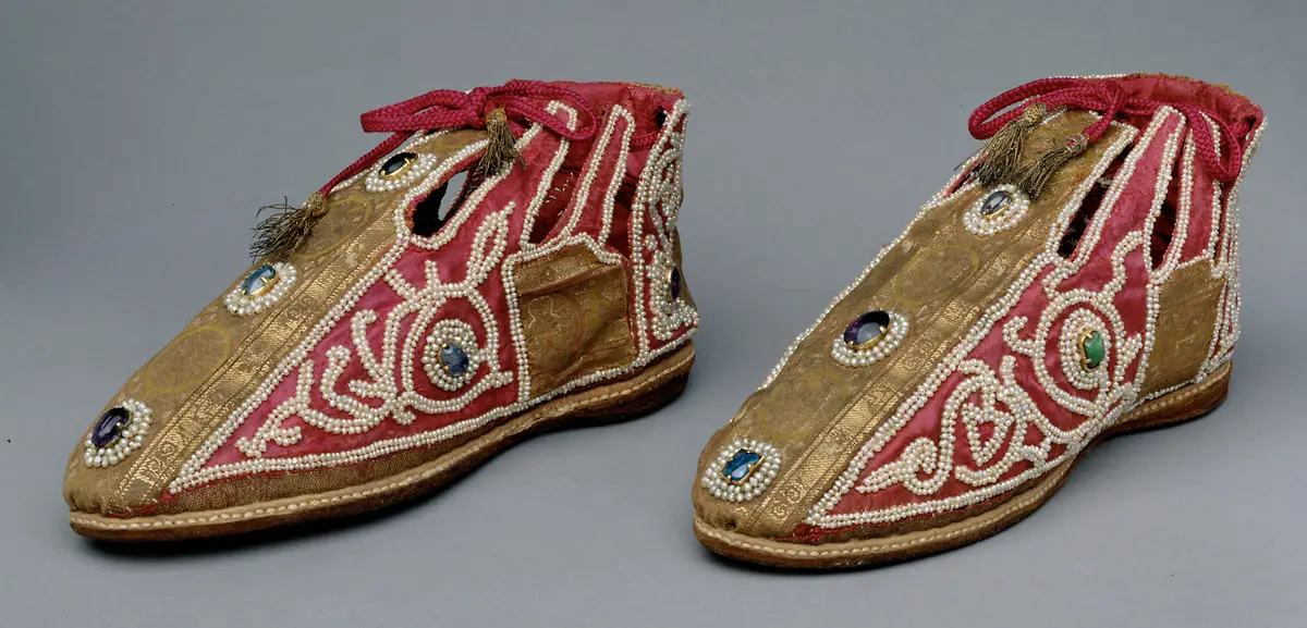 Die Schuhe (Sandalia)
