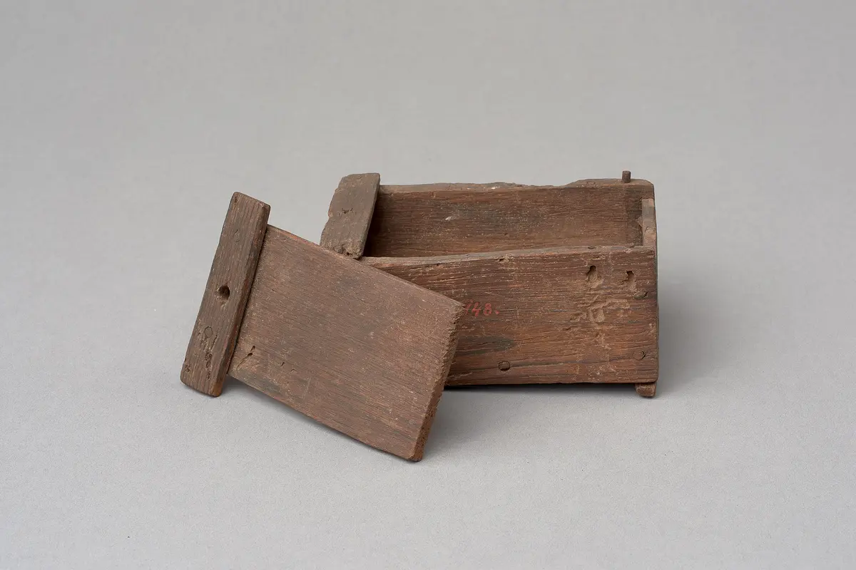 Kästchen mit Schiebedeckel