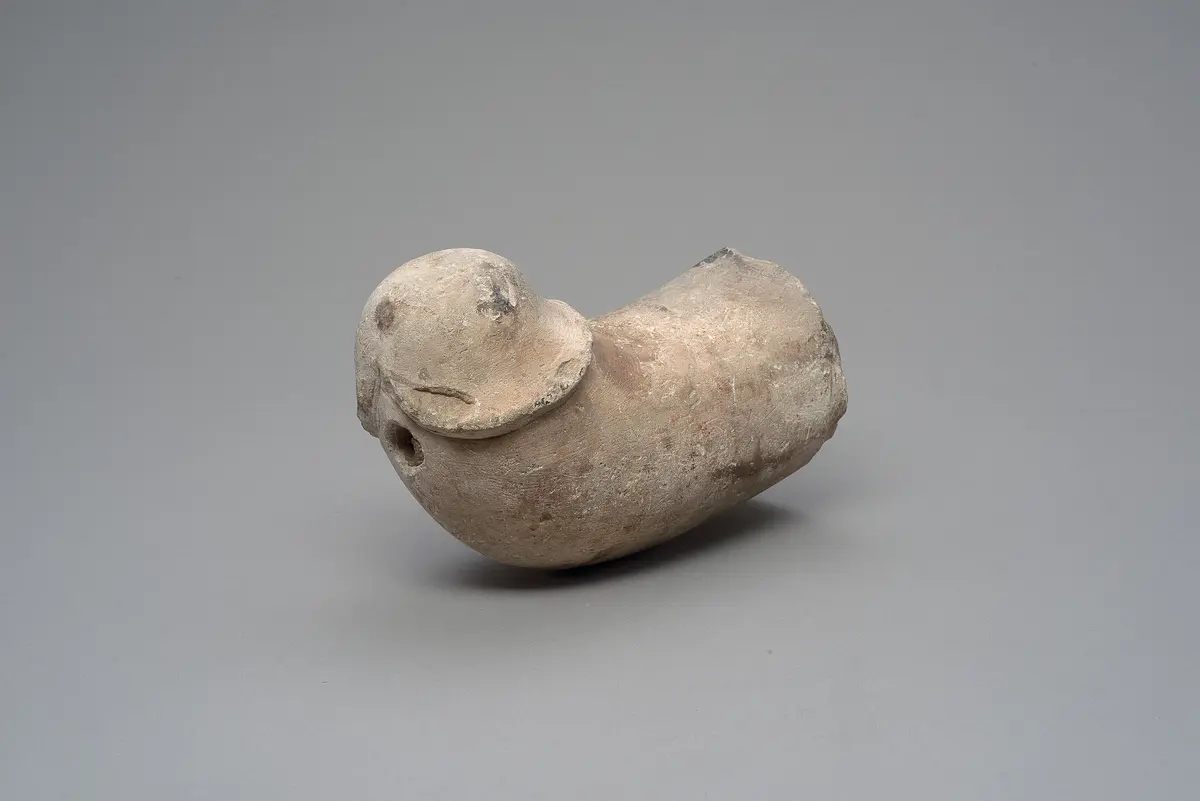 Großer Phallus, Fragment einer Statue?