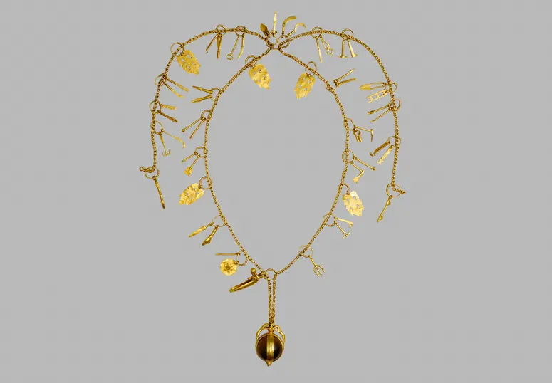 Goldkette mit 52 Anhängern