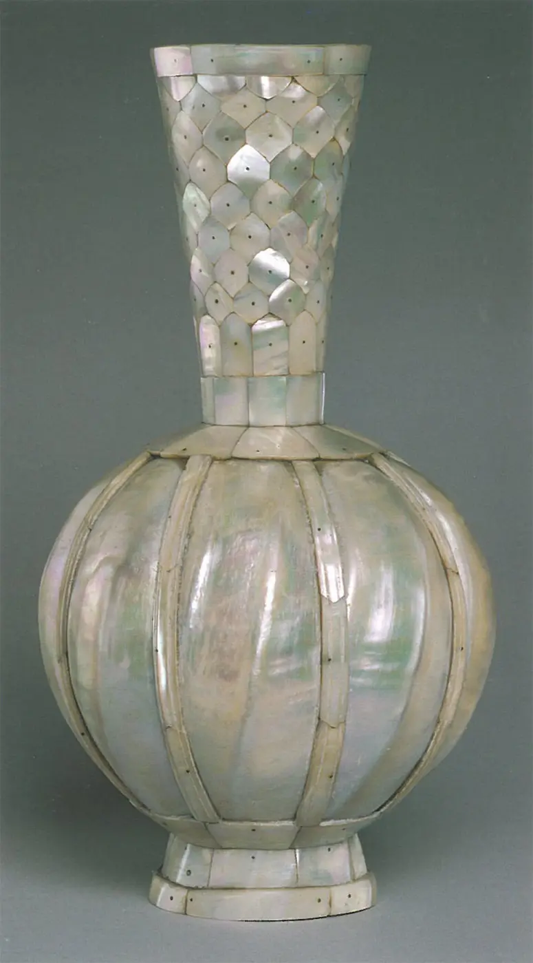 Flasche aus Perlmutt