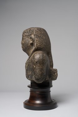 Oberteil einer Königsstatue (Sesostris II.?)