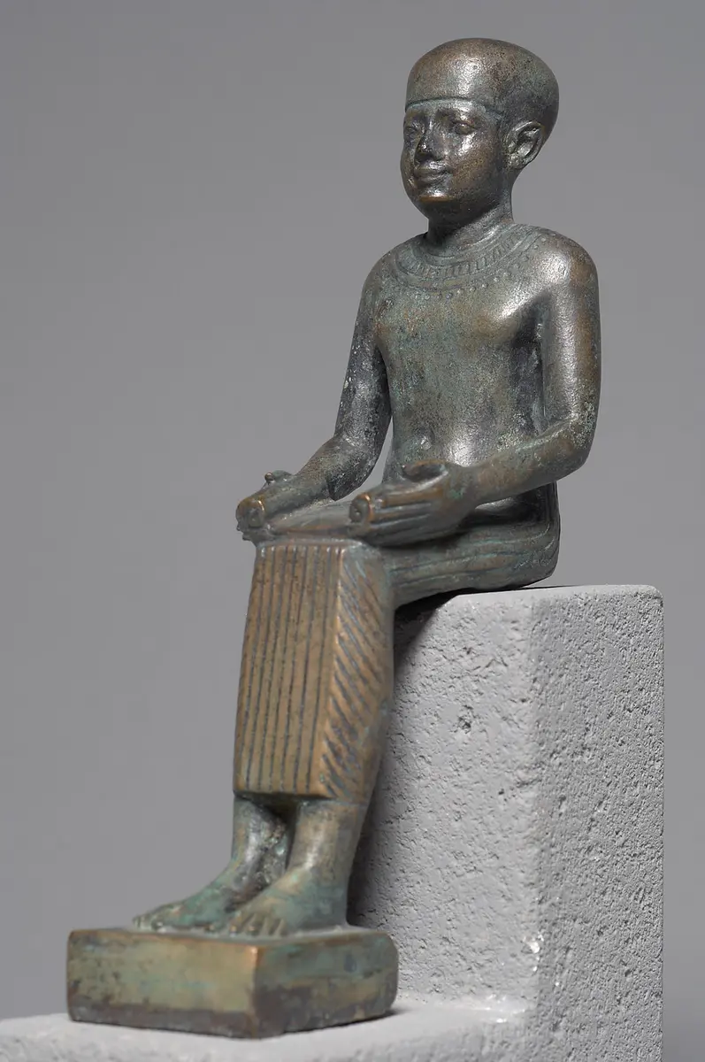 Imhotep, sitzend