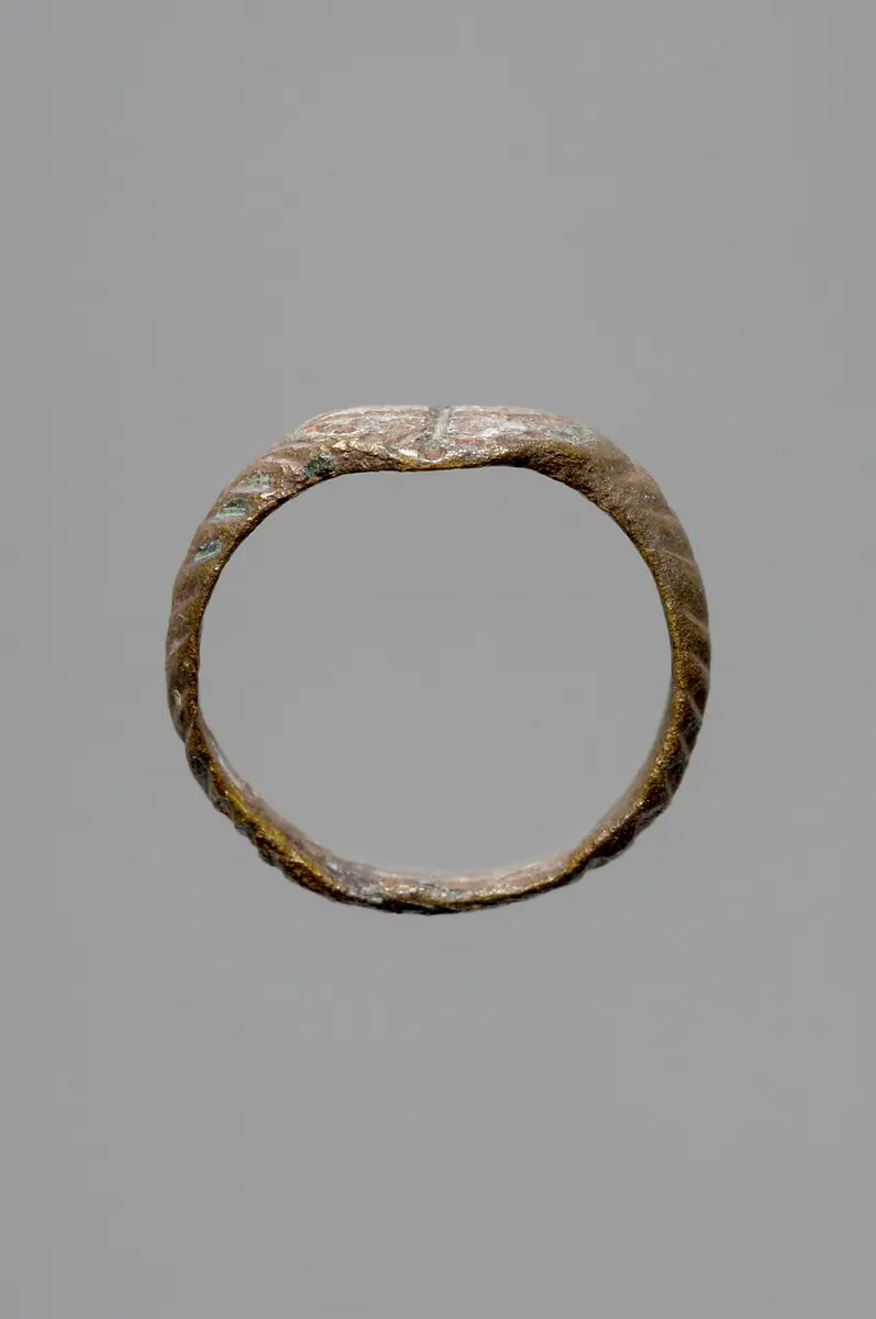 Fingerring mit Monogramm