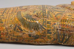 Deckel des mumienförmigen Innensarges des Anch-ef-en-mut