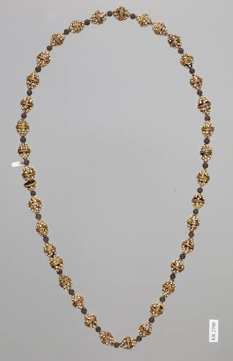 Kette aus Glasperlen